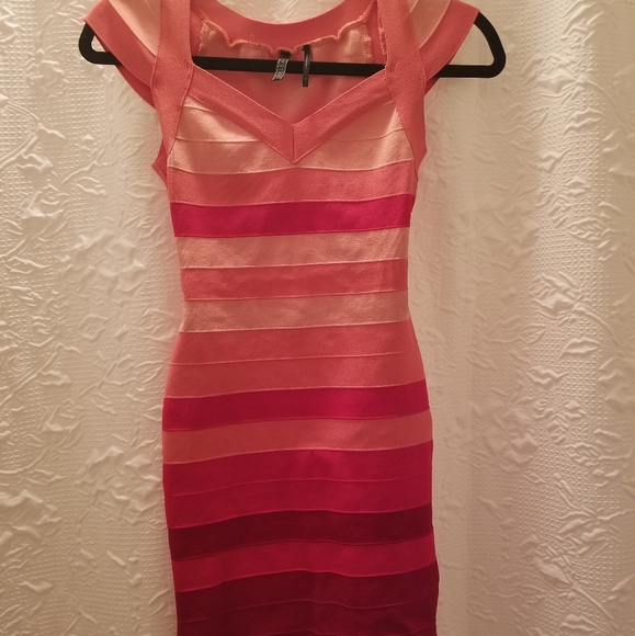 Guess - Picture 3 of 6